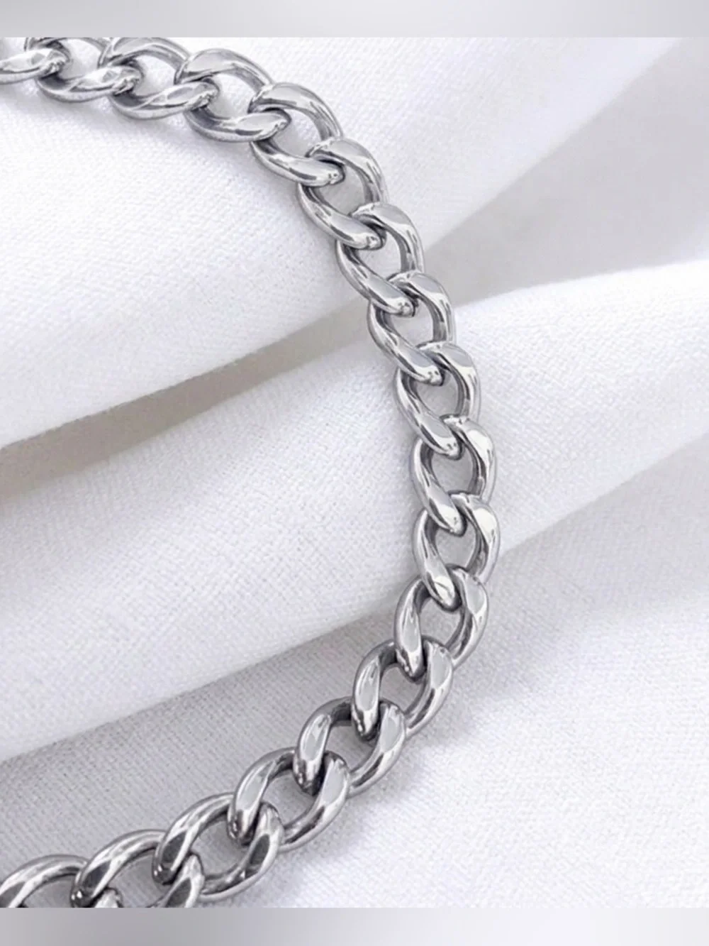 Cuban link Stainless Steel 8 inches, 5mm width bracelet - Silver
